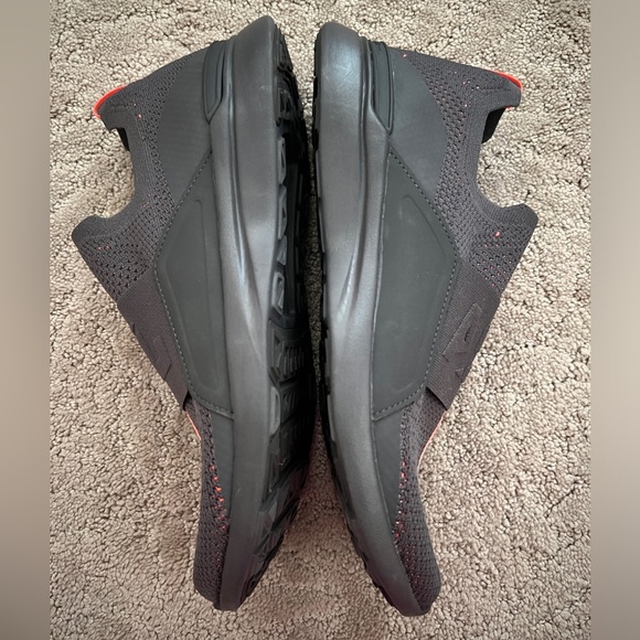 NWOT Men’s APL TechLoom Bliss Grey and Orange - Picture 6 of 9